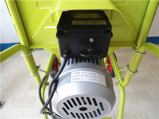 小型混凝土攪拌機(jī)電機(jī)特寫 小型混凝土攪拌機(jī)電機(jī)特寫