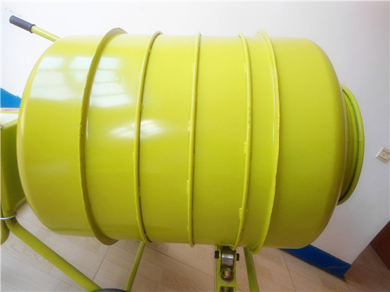 小型攪拌機滾筒焊接固定條特寫 小型攪拌機滾筒焊接固定條特寫