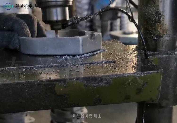 如果使用的防墜器出現異響是否需要更換零件